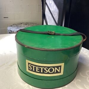 STETSON BOX.  FOR HAT RARE GREEN LEATHER STRAP VINTAGE 💚💚💚💚